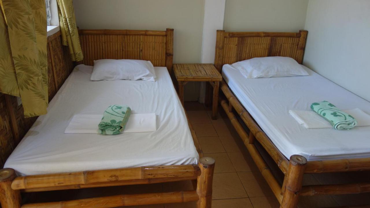 The Shark'S Tail Dive Center Hotel Daanbantayan Exterior photo