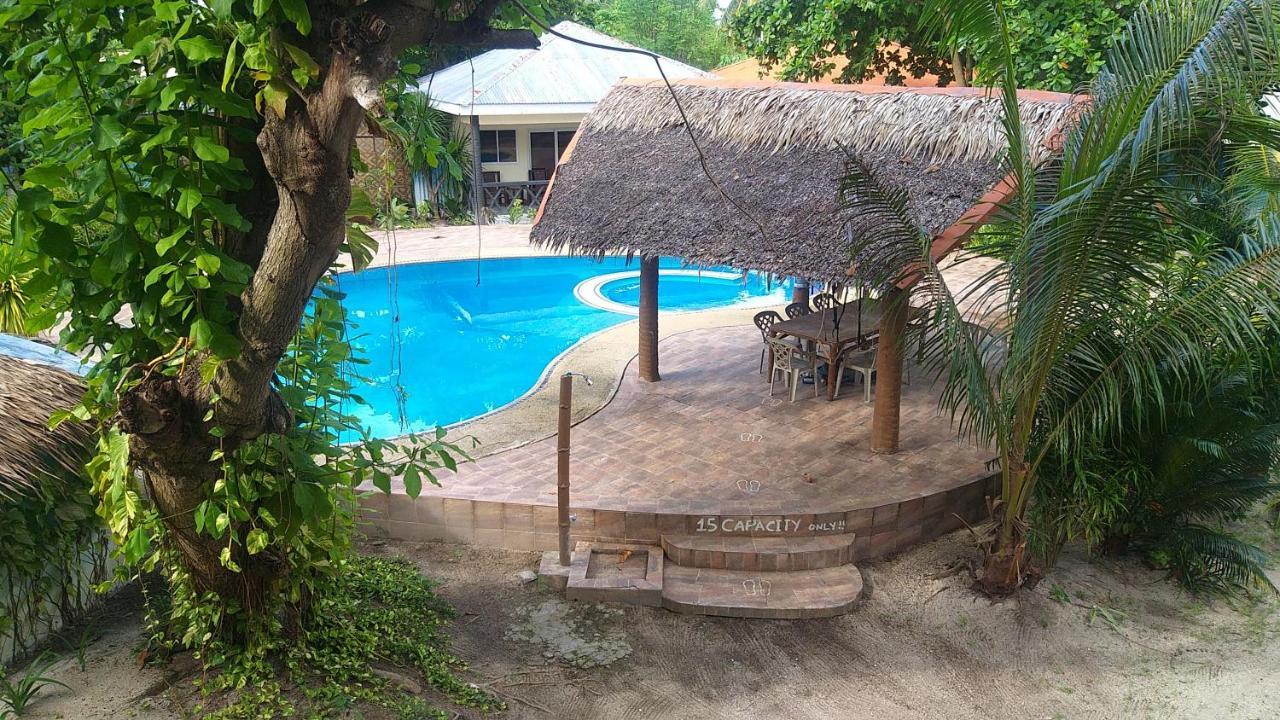 The Shark'S Tail Dive Center Hotel Daanbantayan Exterior photo