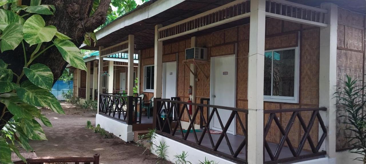 The Shark'S Tail Dive Center Hotel Daanbantayan Exterior photo
