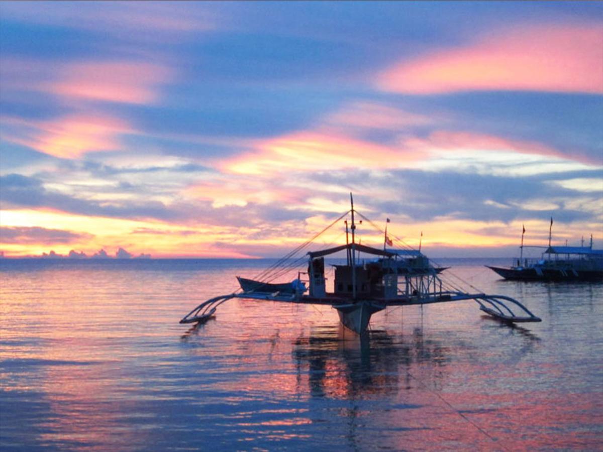 The Shark'S Tail Dive Center Hotel Daanbantayan Exterior photo