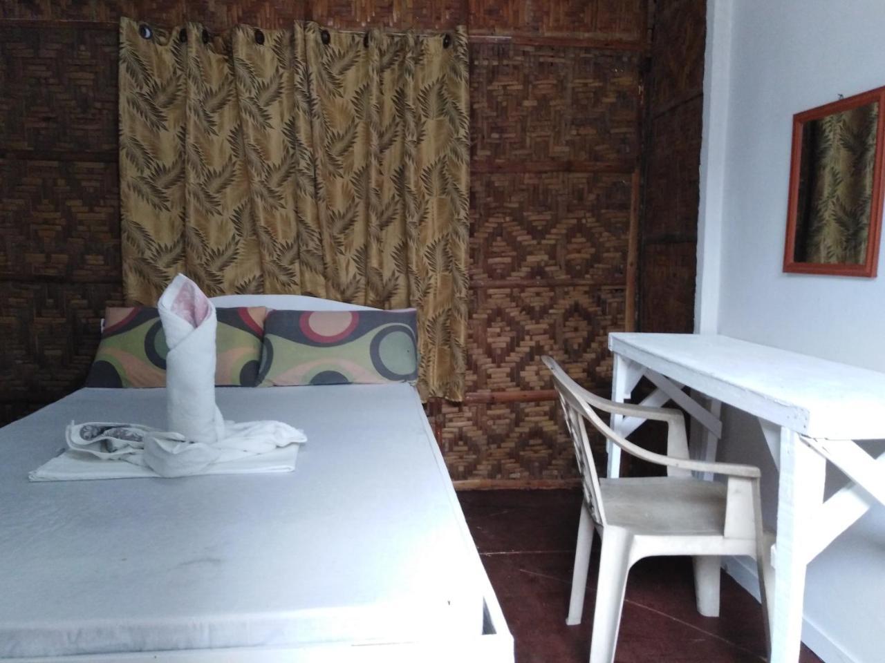 The Shark'S Tail Dive Center Hotel Daanbantayan Exterior photo